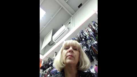 mery8poppins @ bongacams on 20230904