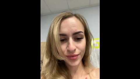 _molly_mae_ @ bongacams on 20231010