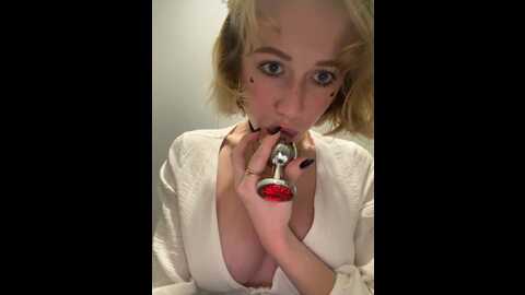 likachkaa @ bongacams on 20231012