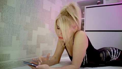 angelochek042 @ bongacams on 20231016