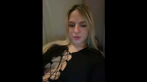 banana_peach @ bongacams on 20231021