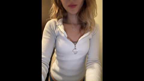 _molly_mae_ @ bongacams on 20231025