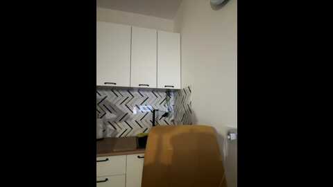 angelll3 @ bongacams on 20231031