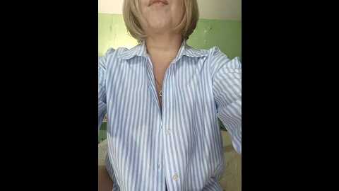 girlsbong @ bongacams on 20231113