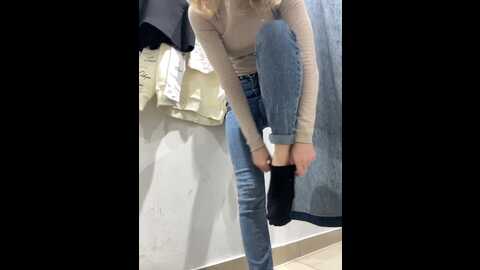 _molly_mae_ @ bongacams on 20231119