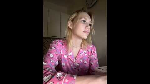 angelll3 @ bongacams on 20231203