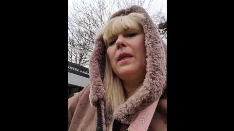 janna37 @ bongacams on 20231209
