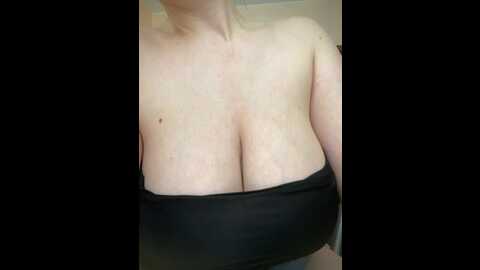 viki_tiki_tak @ bongacams on 20231215