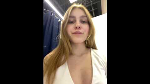 adelaida1001 @ bongacams on 20231223