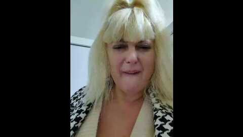 janna37 @ bongacams on 20240101