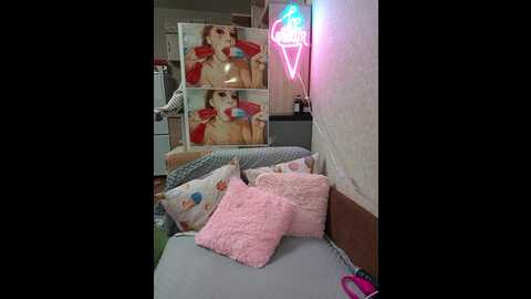 gloria_big_hot