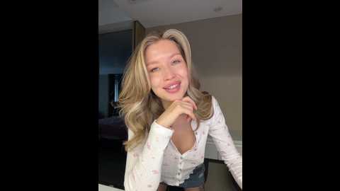 sweetpeach77 @ bongacams on 20240924