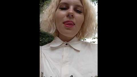 marie_outdoor @ bongacams on 20240927