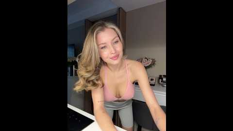 sweetpeach77 @ bongacams on 20241001