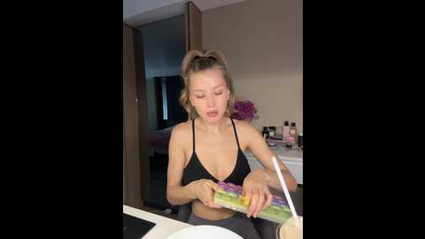 sweetpeach77 @ bongacams on 20241004