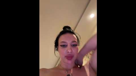 adeleadam666 @ bongacams on 20241016
