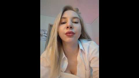 emmacrystall @ bongacams on 20241017