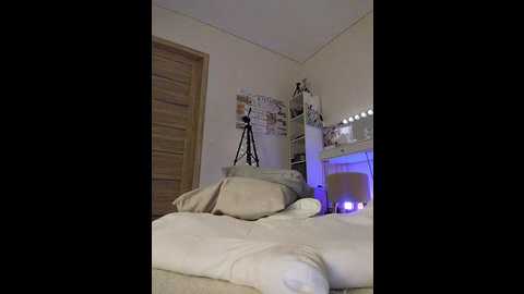 emmacrystall @ bongacams on 20241021