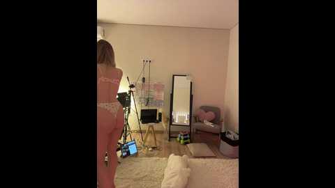emmacrystall @ bongacams on 20241028