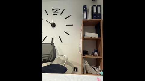 17alisa1717 @ bongacams on 20241101