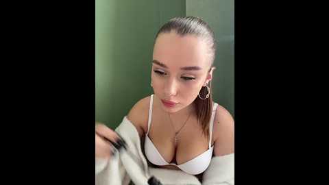 tati16 @ bongacams on 20241104