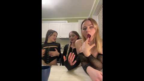 cutiemolly @ bongacams on 20241105