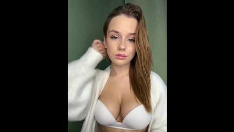 tati16 @ bongacams on 20241119