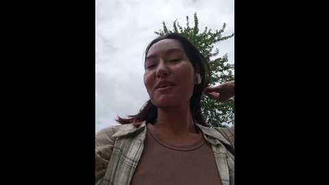 luu_lii77 @ bongacams on 20250702