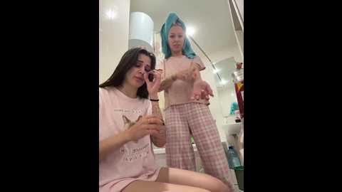 serotoninnn1 @ bongacams on 20250819