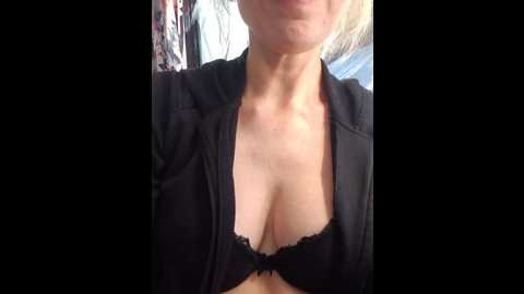 businka11223a @ bongacams on 20250927