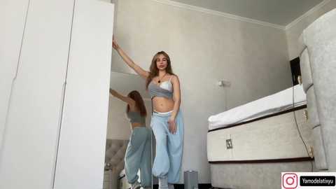 diffgirls1_1 @ bongacams on 20251002