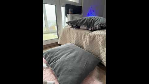 daddysgirl9 @ bongacams on 20251012