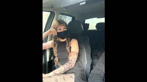 sun_moon @ bongacams on 20251014