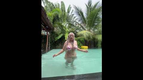 littledelora @ bongacams on 20251017