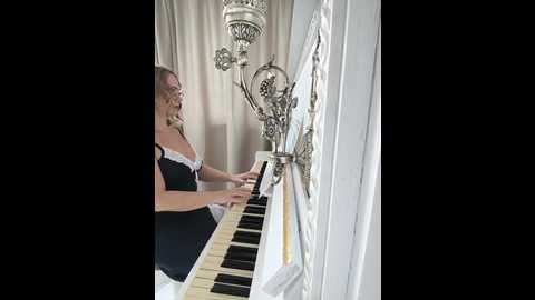 xxxsexymilfxxx @ bongacams on 20251017