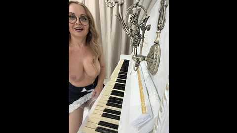xxxsexymilfxxx @ bongacams on 20251017