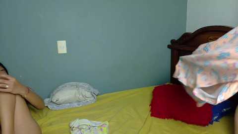 farianachocolatecrememia @ bongacams on 20251020