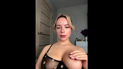 mila_m @ bongacams on 20251020