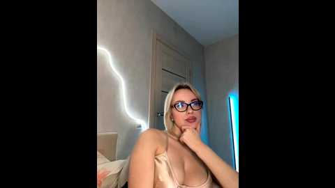 mila_m @ bongacams on 20251021
