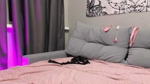 sarahsam @ bongacams on 20251027