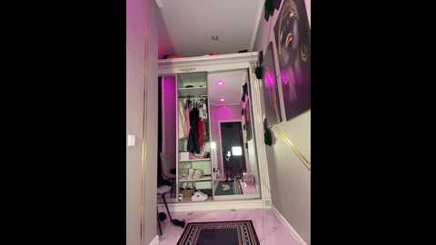 adel9 @ bongacams on 20251028