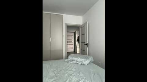 tati16 @ bongacams on 20251029