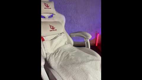 vika1_1 @ bongacams on 20251029