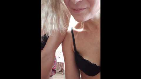 businka11223a @ bongacams on 20251105