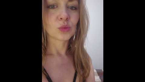 chelsi16 @ bongacams on 20251106