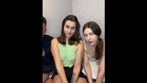 cherry_berrymax98 @ bongacams on 20251109