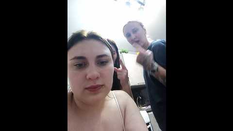 olesya4515 @ bongacams on 20251112