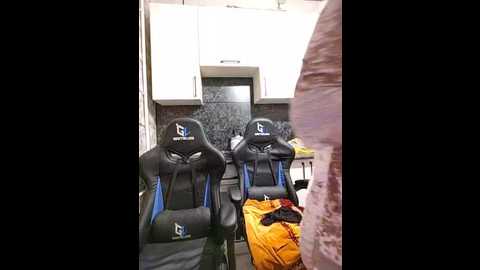 innokentiy449 @ bongacams on 20251113