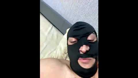 xzibitzi @ bongacams on 20251120