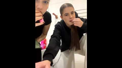 vikaandmilana @ bongacams on 20251130